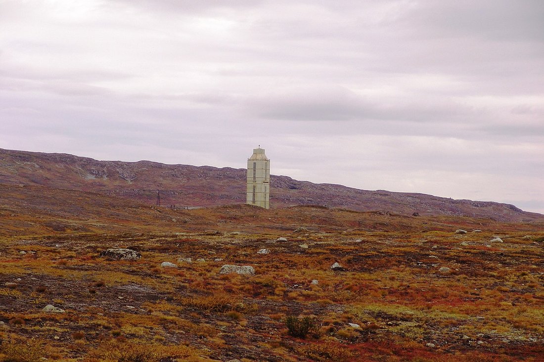 The Soviet-era complex on the tundra outside Zapolyarny.