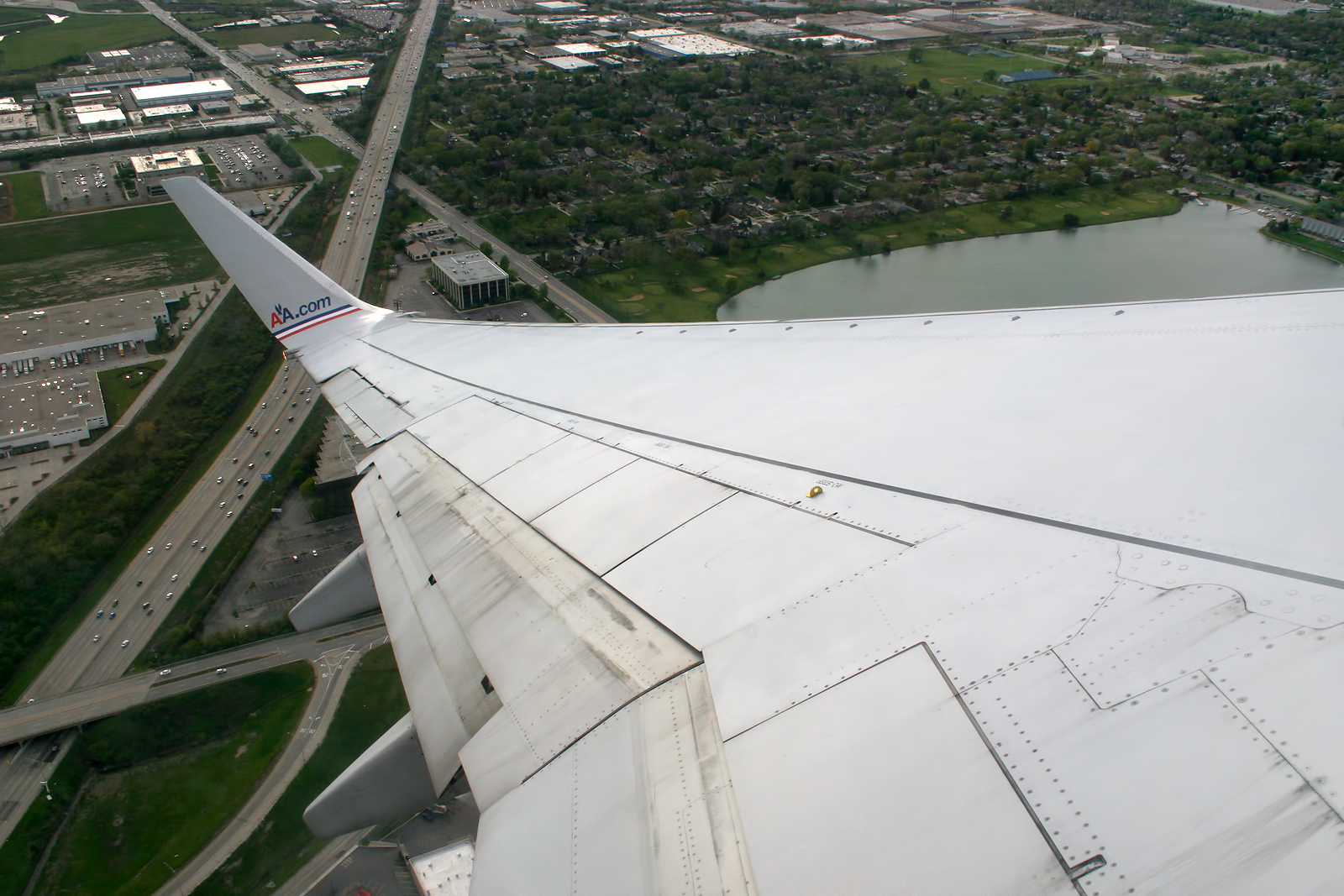 Takeoff from runway 22R at Chicago O'Hare. On 7 November 2006, twelve United Airlines employees at Gate C17 reported a gray disc hovering 1,900 feet above the gate for approximately five minutes. It allegedly punched a circular hole through the cloud deck before disappearing vertically.