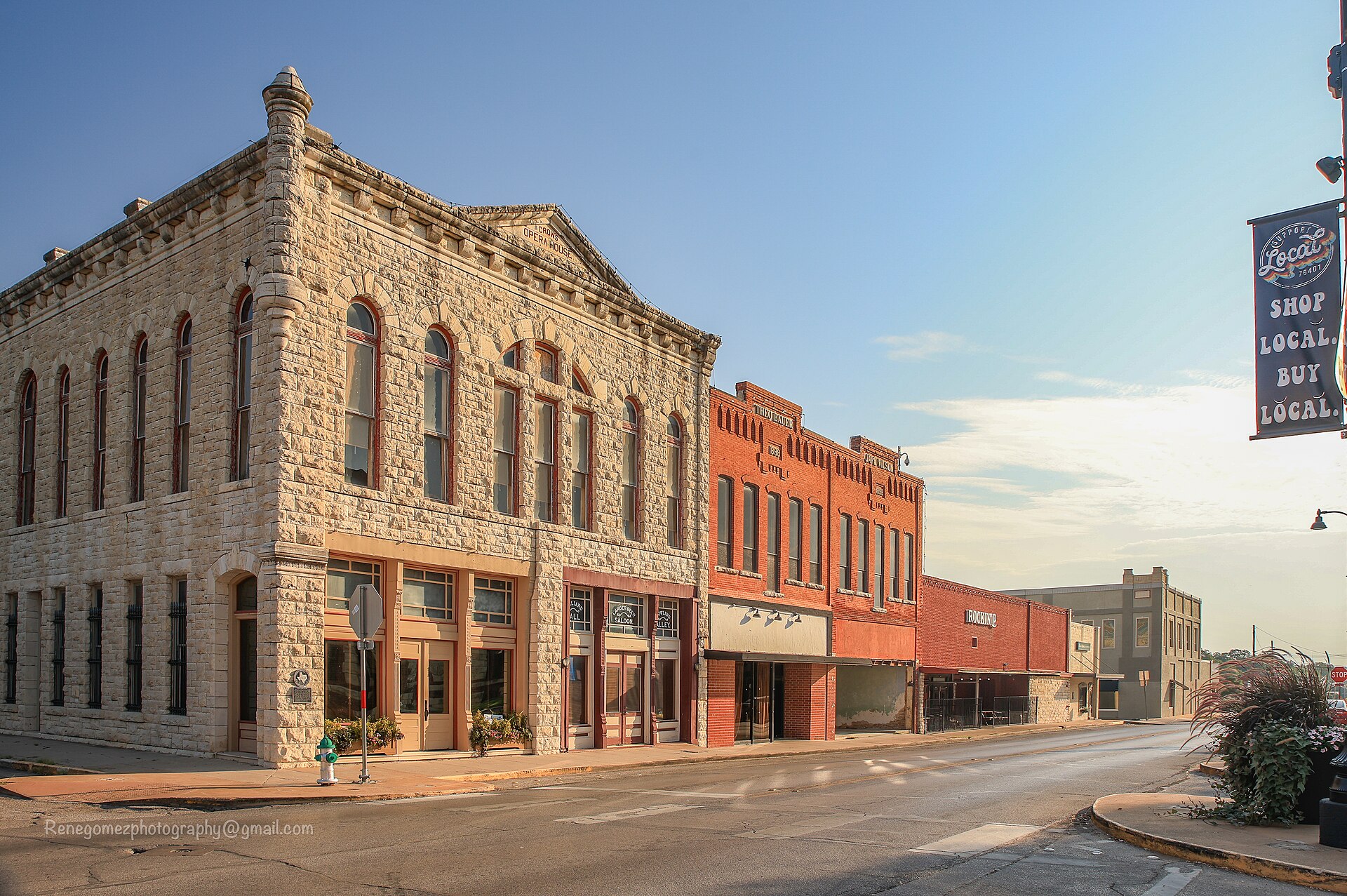 Stephenville historic district. Constable Lee Roy Gaitan, one of the most-quoted witnesses, said he saw 'flashing strobes the size of two football fields' moving at 'maybe 3,000 miles per hour' across the night sky.